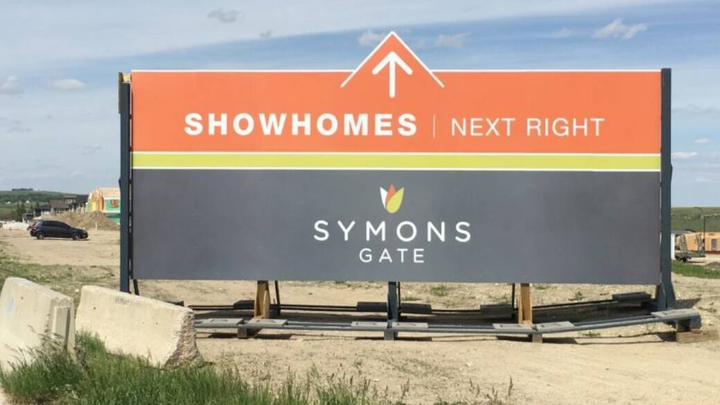 Symons Gate Showhomes Huge Directional Sign With Arrow Point At Top