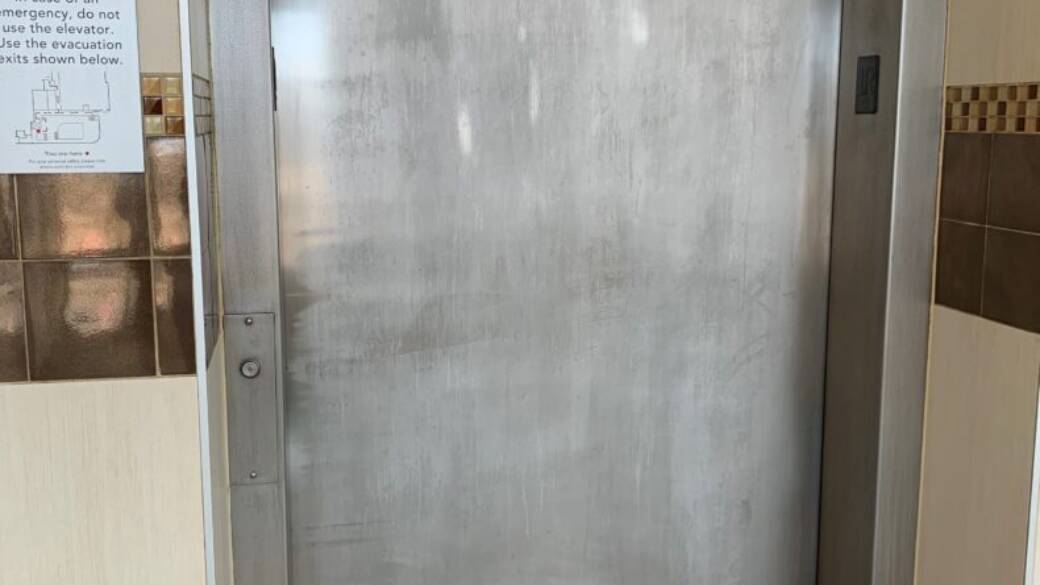 3 M Di Noc Elevator Before