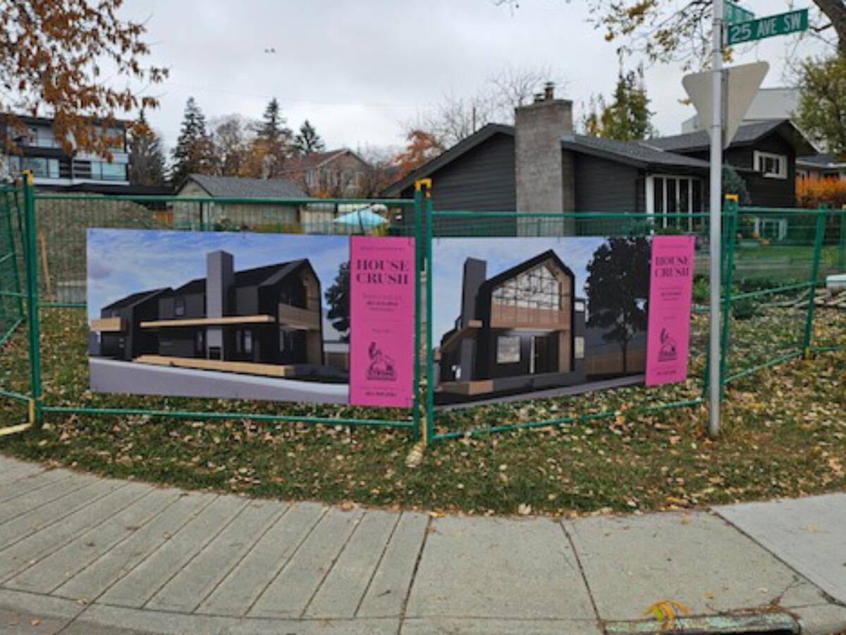 House Crush Fence Signs And Banners