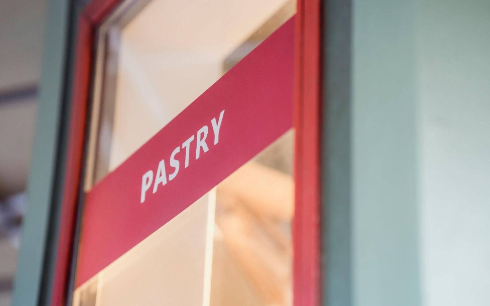 Attract Tenants With Window Graphics: Commercial Advertising Signs