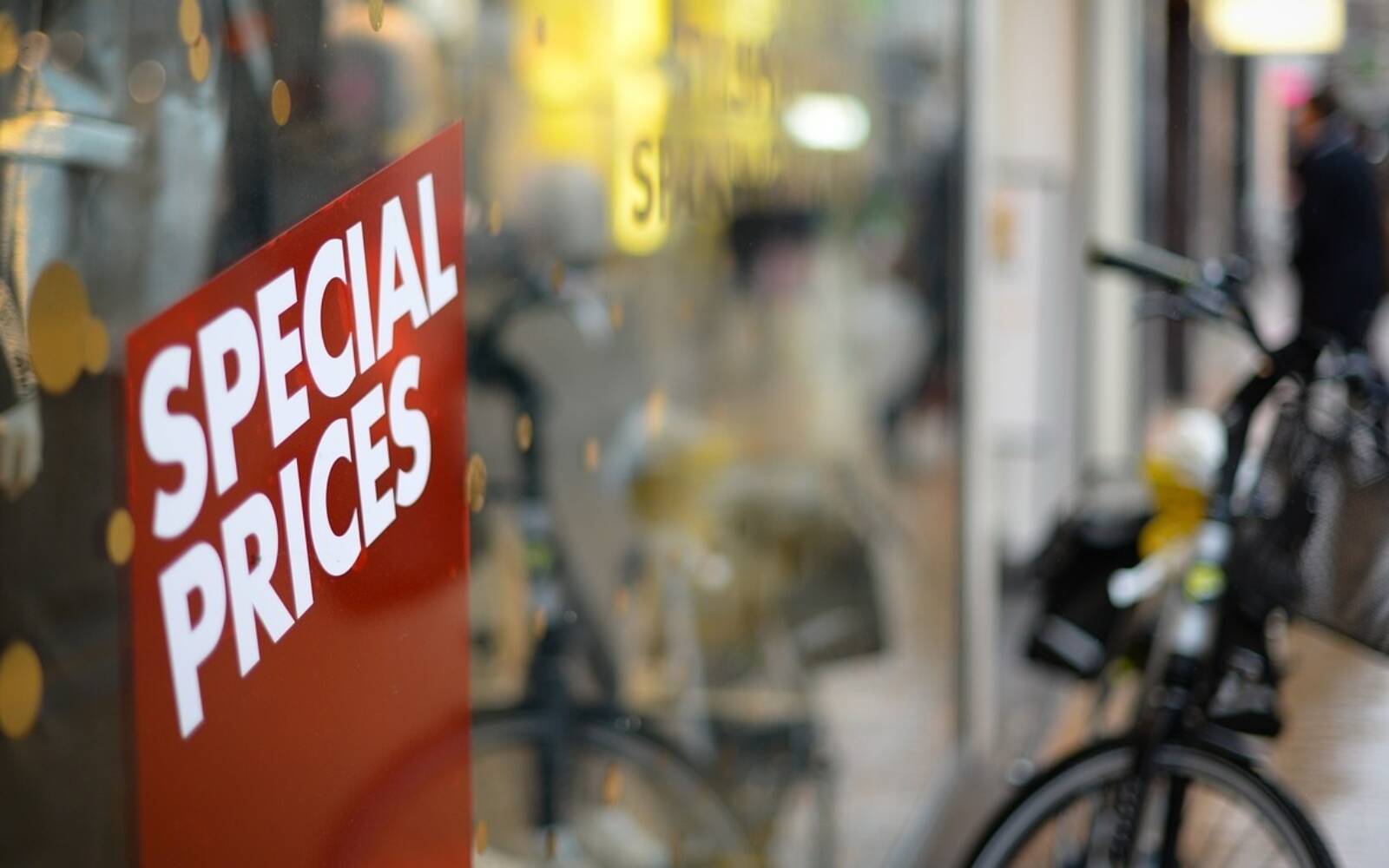 Custom Retail Signs: A Branding Essential