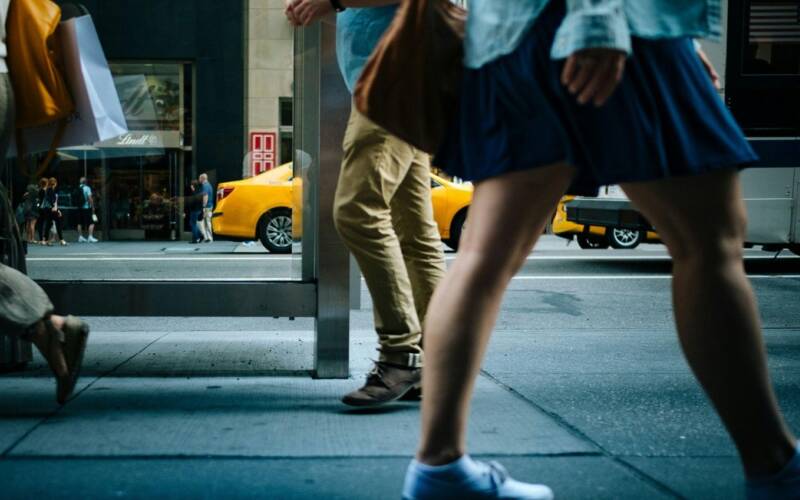 Attracting Passersby: Sidewalk Signs for Success