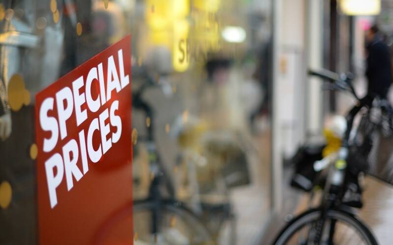 Custom Retail Signs: A Branding Essential