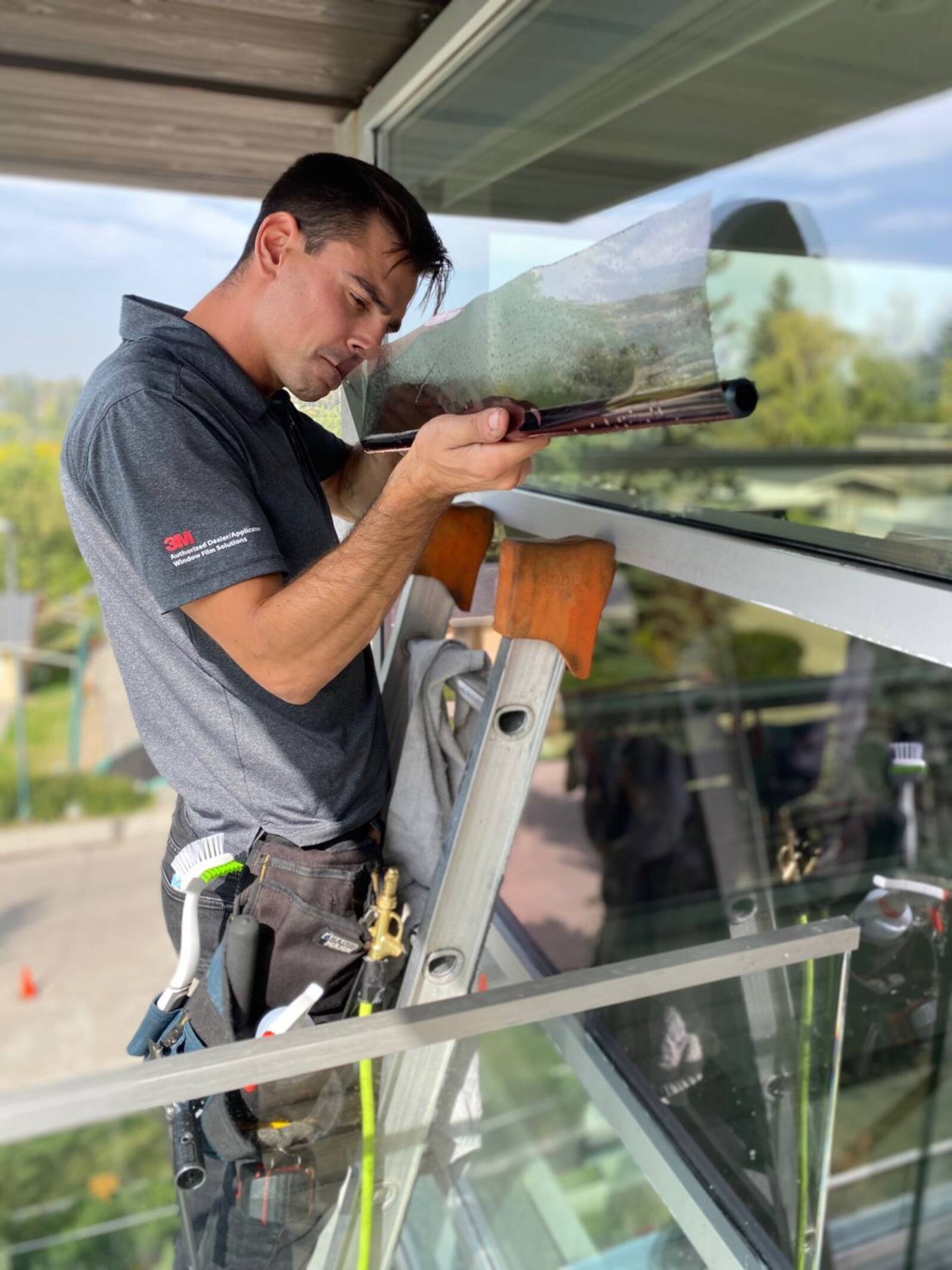 3 M Certified Installer Applying Prestige 40X On Residential Window