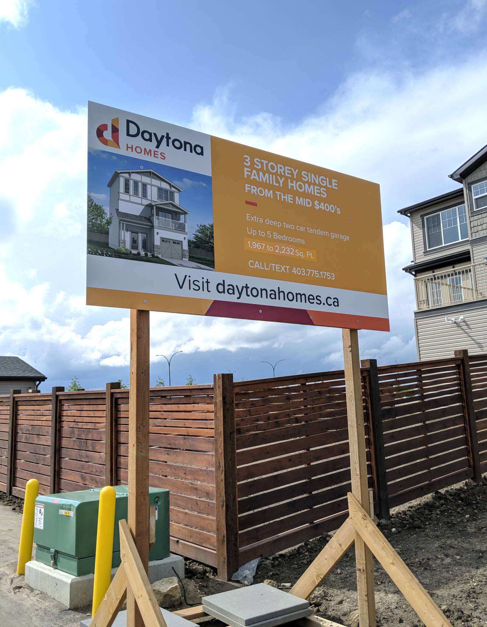 Daytona Homes 8 X 4 Sign