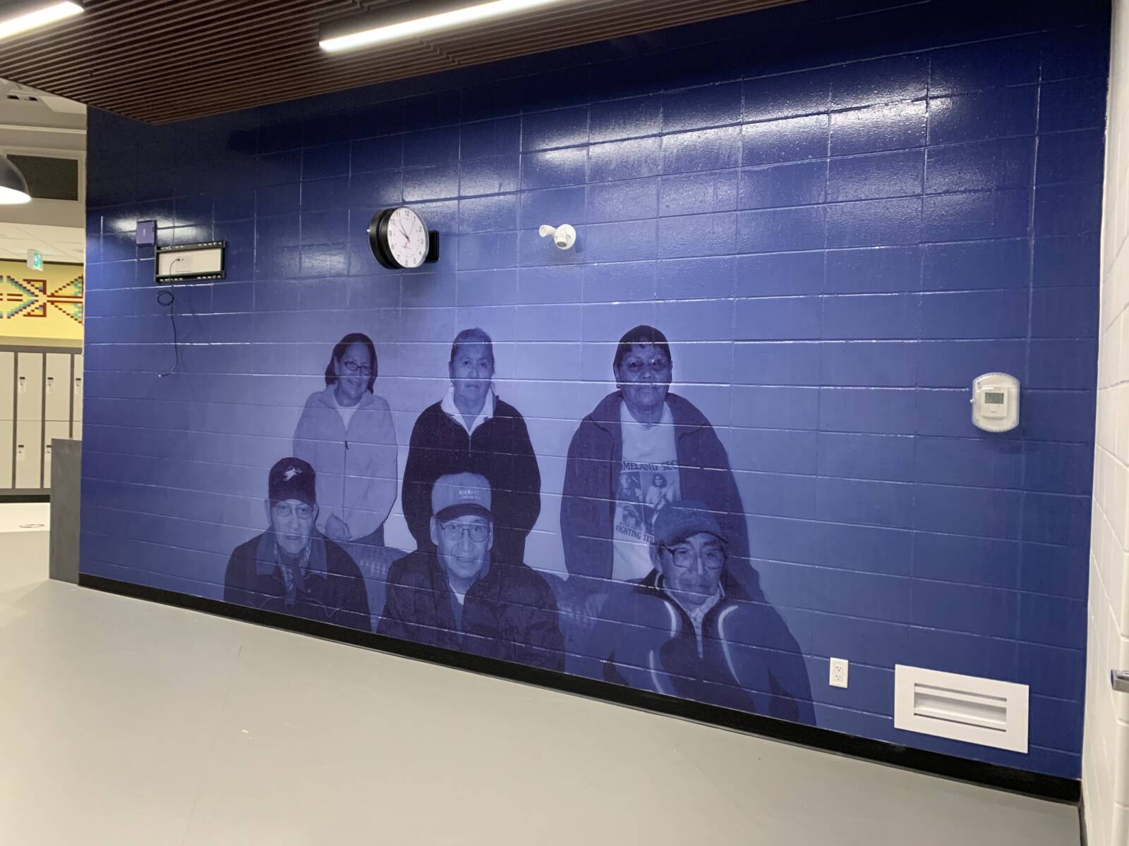 Tsuu Tina Manyhorses High Blue Vinyl Applied Directly To Textured Wall