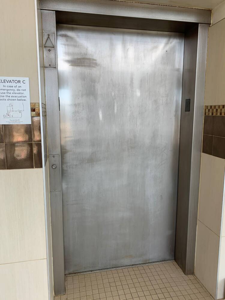 3 M Di Noc Elevator Before