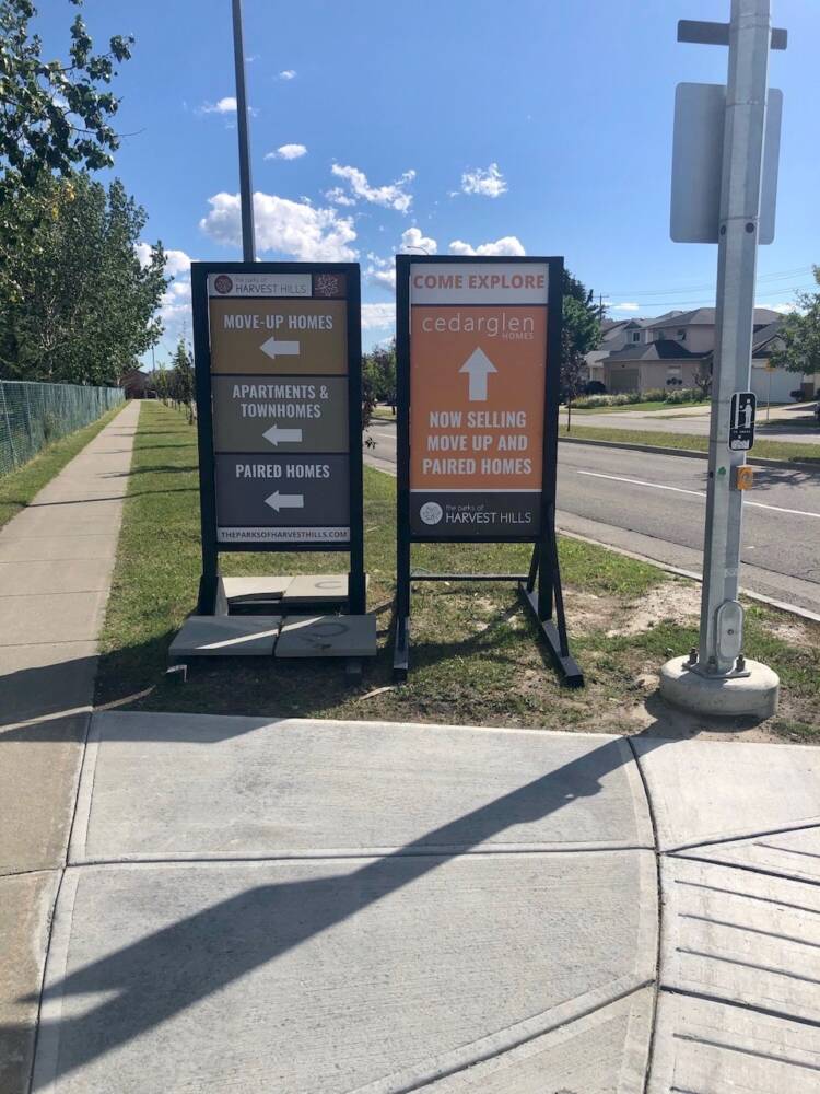 Cedarglen Directional Signs